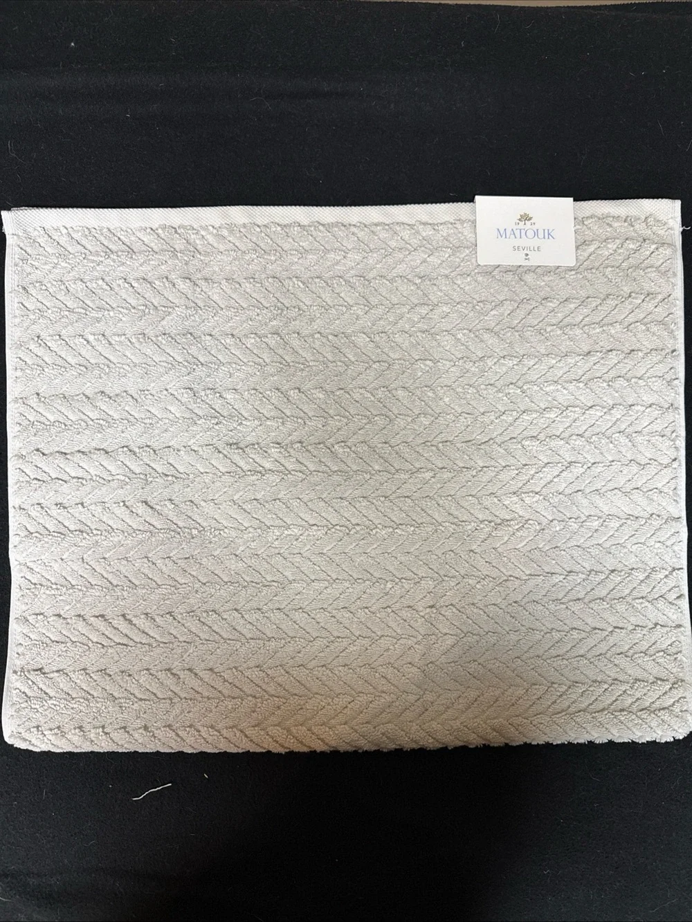 Matouk Seville Hand Towel 20x32”Marble Color Loose Braid Pattern 100% Cotton NWT